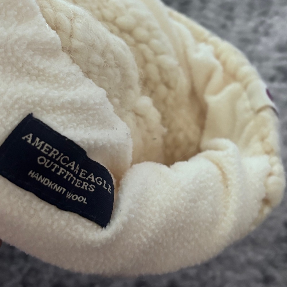 American Eagle Outfitters Handknit Wool Fleece Lined Beanie Cream vintage